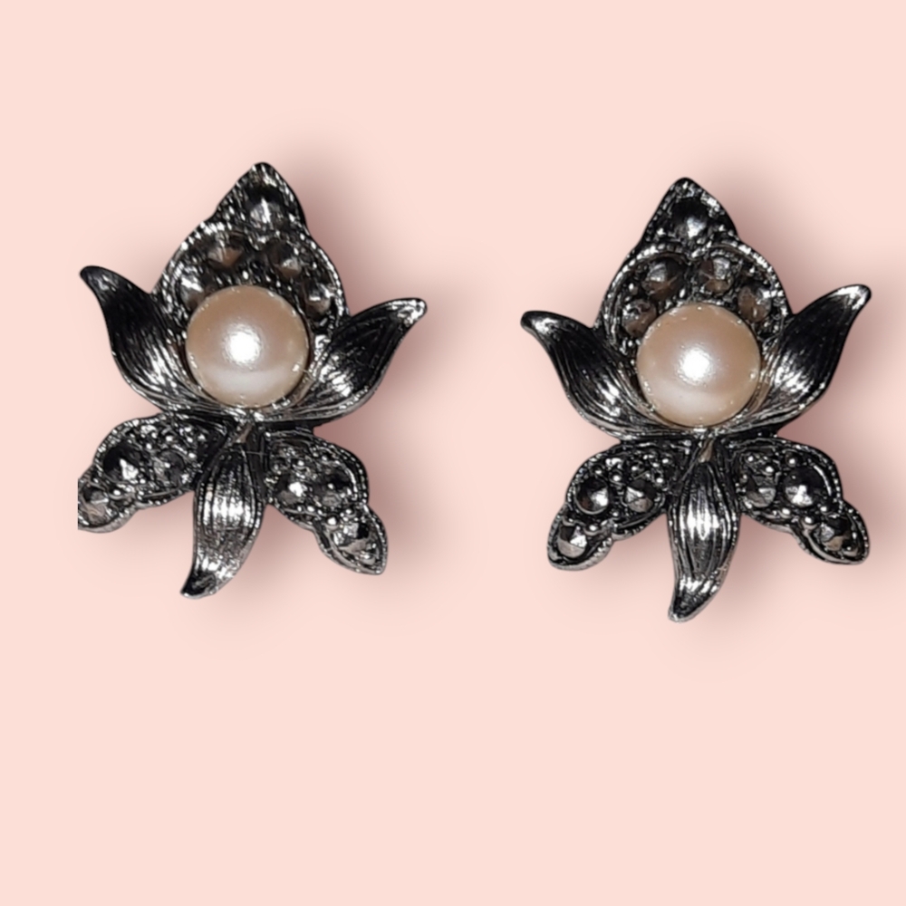 VTG Avon marcasite orchid flower stud earrings gunmetal faux pearl